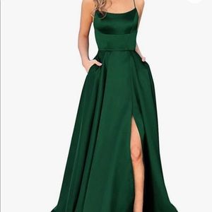 POMUYOO emerald green laced back evening gown size 0-2